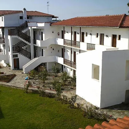 Silver Beach Koukounaries *